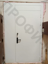 Дверь с фрамугой и полкой металлическая