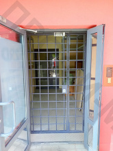 Дверь решетка металлическая