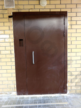 Дверь подъездная с домофоном